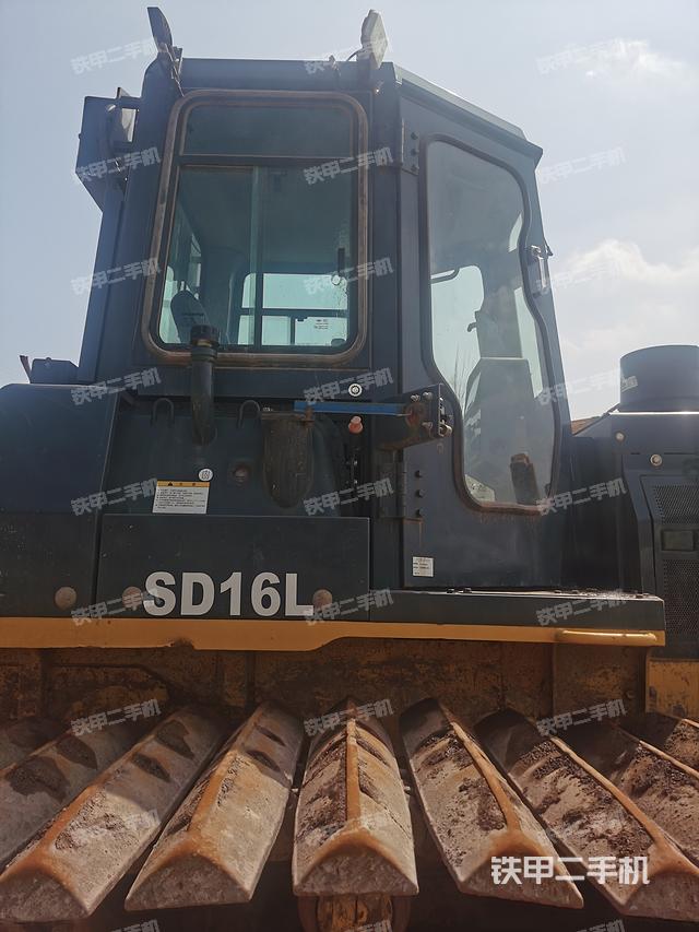 整机右侧（设备外观及核心部件）