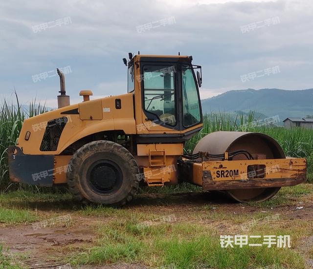 整机右后45°（设备外观及核心部件）