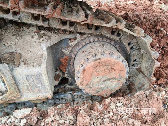 右驱动轮（行走机构）