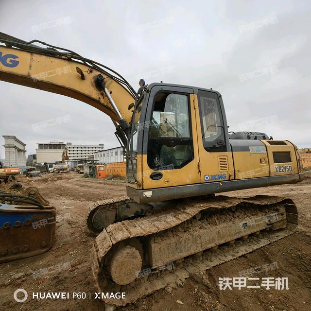 徐工XE215D挖掘機(jī)