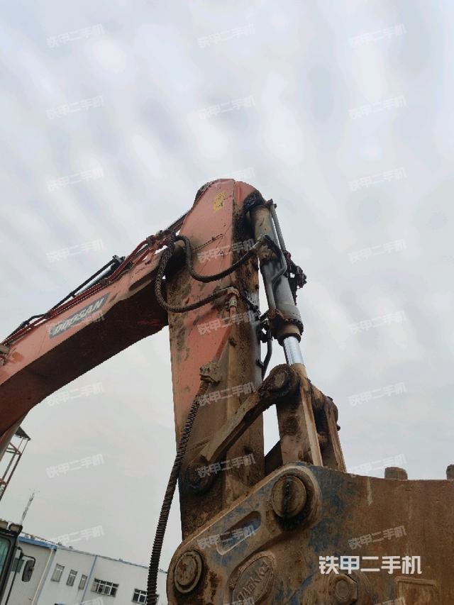 大臂整体 右侧（工作和回转装置）