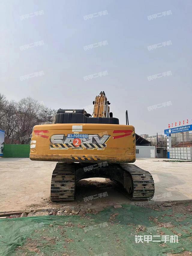 回转马达和主控阀（整机外观）