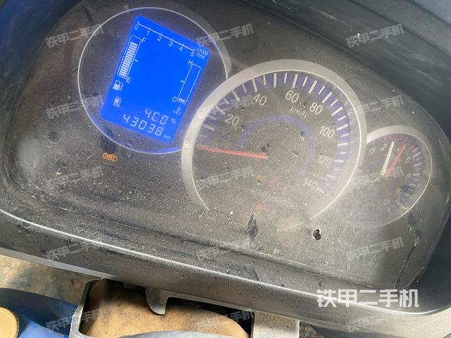 驾驶室操作台（设备外观及核心部件）