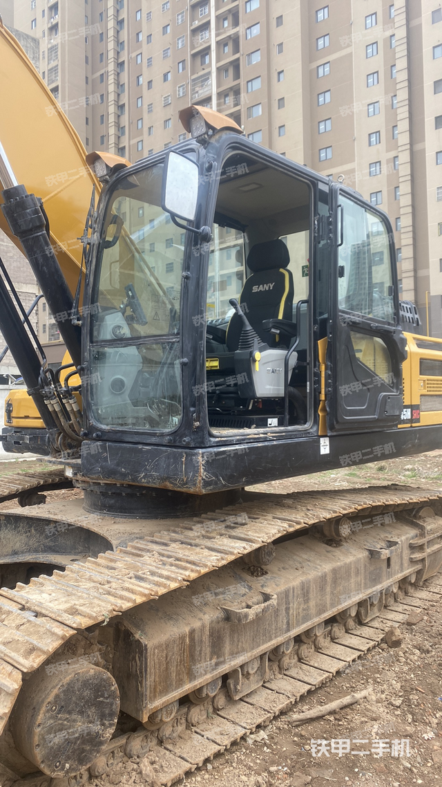 驾驶室整体（整机外观）