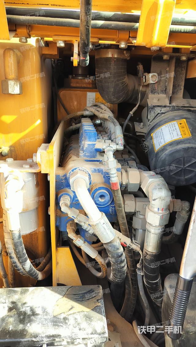 单侧履带整体（整机外观）