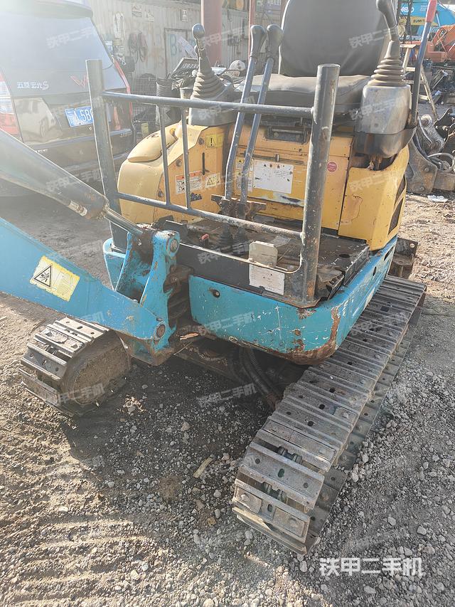 驾驶室顶部（整机外观）