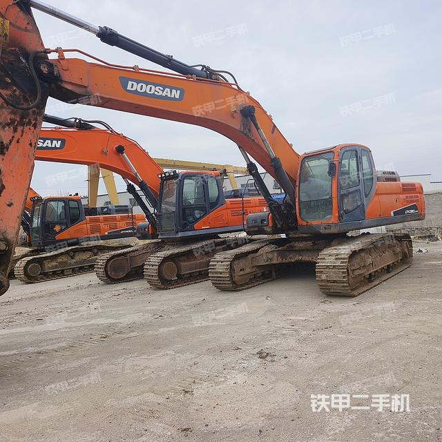 斗山DX340LC-9C挖掘机