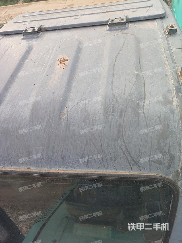 驾驶室顶部（整机外观）