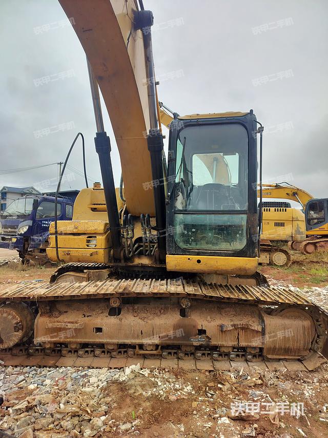 单侧履带整体（整机外观）