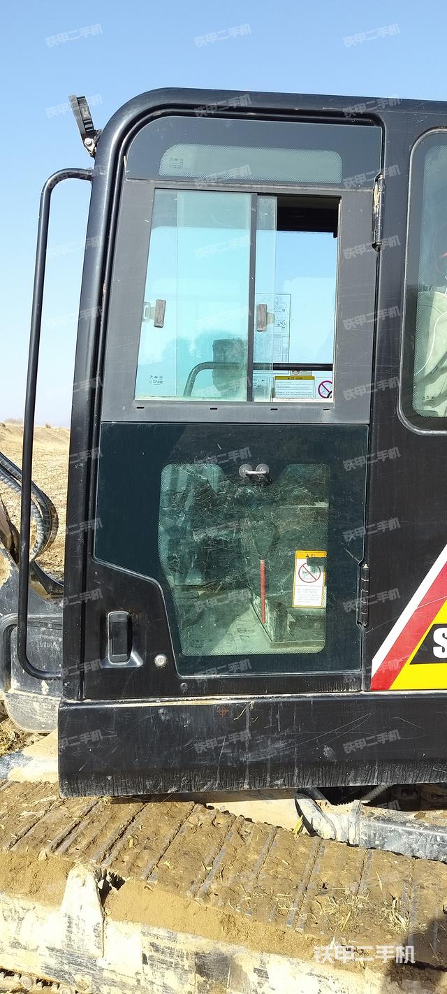 驾驶室整体（整机外观）