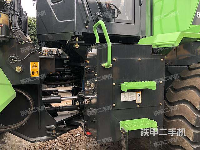 发动机左侧（整机外观及大件）