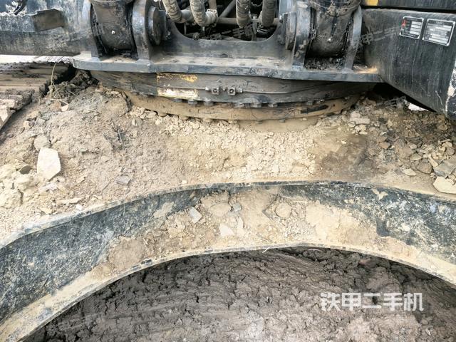 大臂根部?斜視(工作和回轉(zhuǎn)裝置) 大臂根部?斜視(工作和回轉(zhuǎn)裝置)