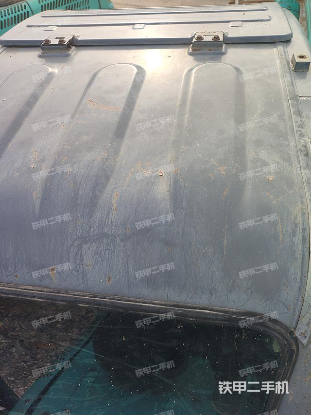 驾驶室顶部（整机外观）