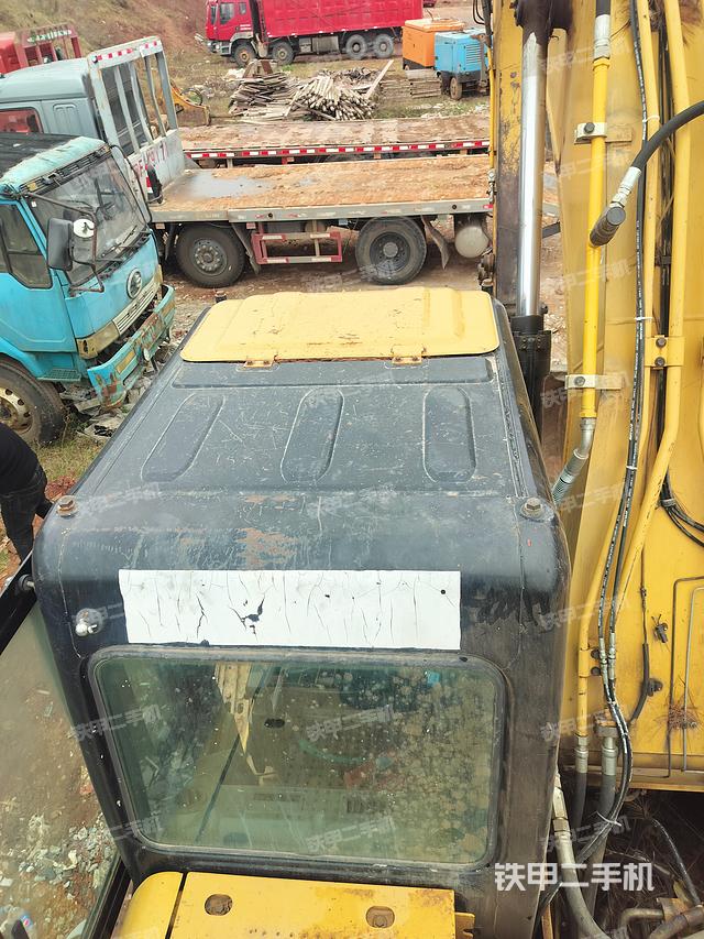 驾驶室顶部（整机外观）