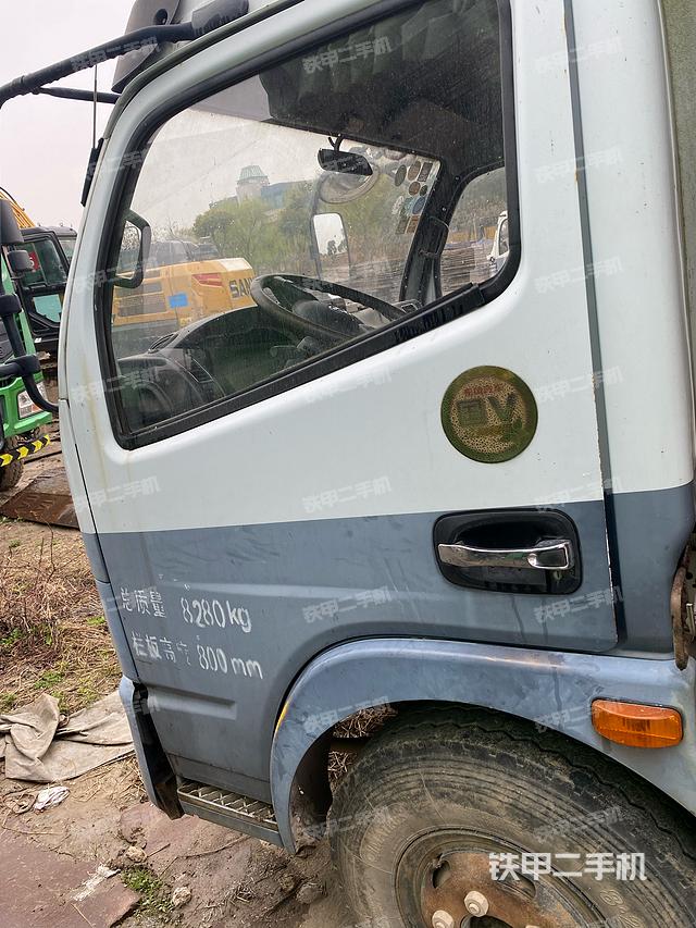 东风4X2工程自卸车