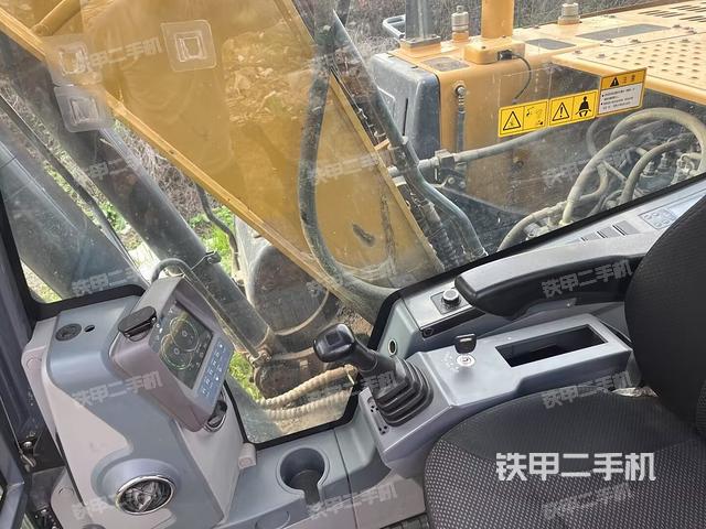 驾驶室整体（整机外观）