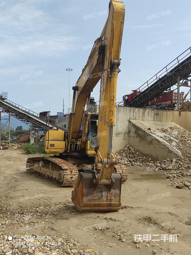 驾驶室顶部（整机外观）