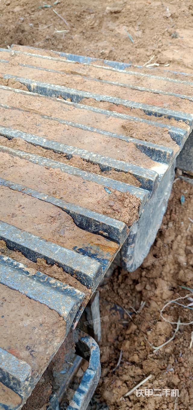 单侧履带整体（整机外观）