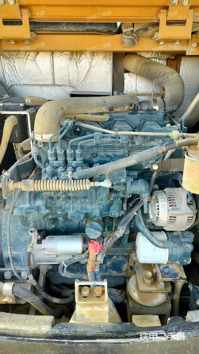 回转马达和主控阀（整机外观）