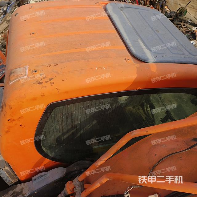 驾驶室顶部（整机外观）