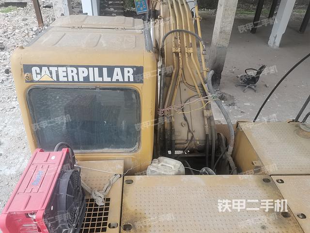 回转马达和主控阀（整机外观）