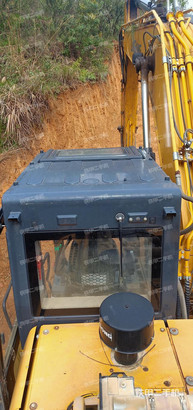 驾驶室顶部（整机外观）