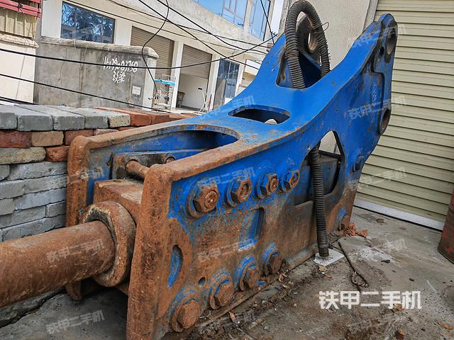 整机右侧（设备外观及核心部件）