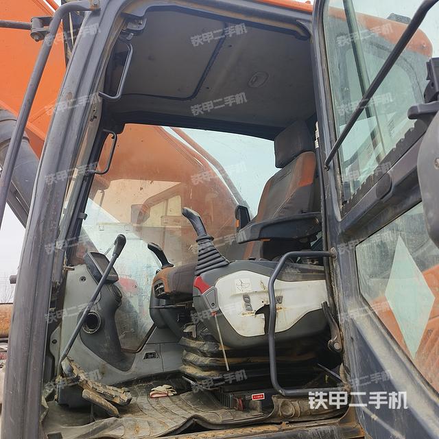 驾驶室整体（整机外观）