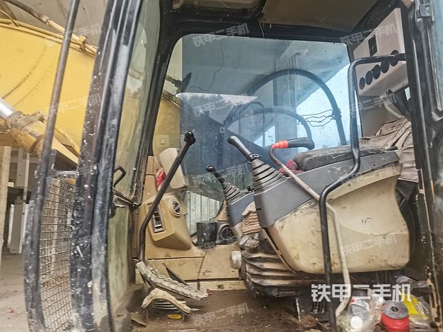 驾驶室整体（整机外观）