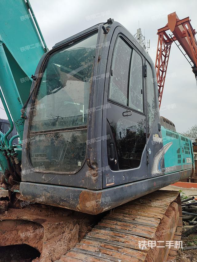 驾驶室整体（整机外观）