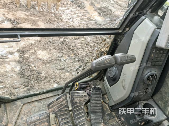座椅后部(駕駛室部分) 座椅后部(駕駛室部分)