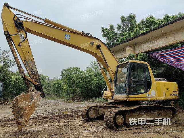 小松PC200-6E挖掘机