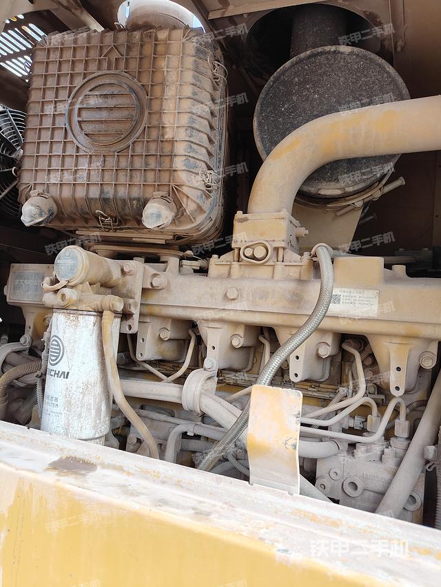 发动机右侧（整机外观及大件）