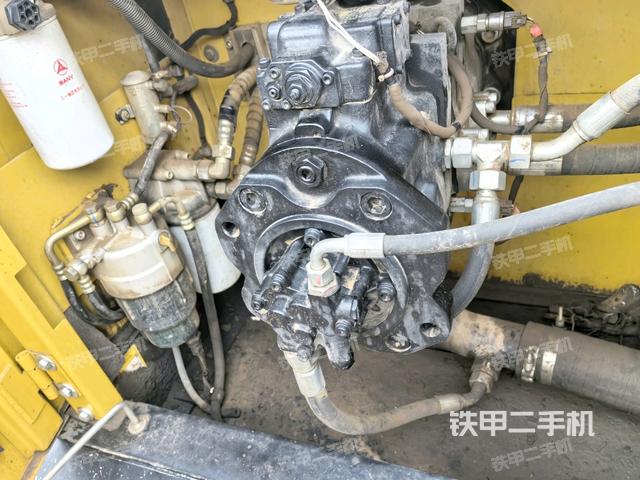 液壓泵斜45?左(大件艙室) 液壓泵斜45?左(大件艙室)