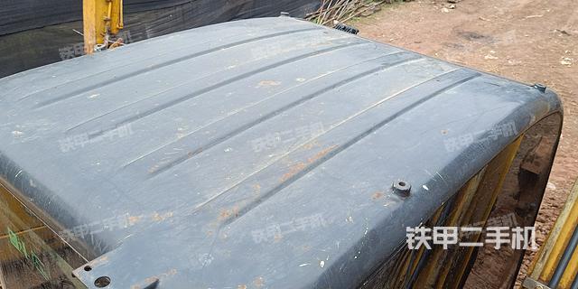 驾驶室顶部（整机外观）