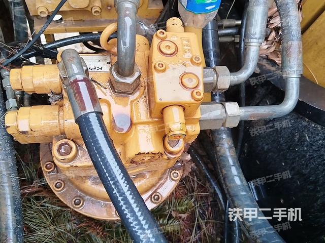 回转马达和主控阀（整机外观）