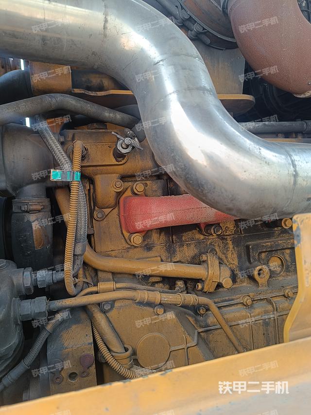 发动机右侧（整机外观及大件）