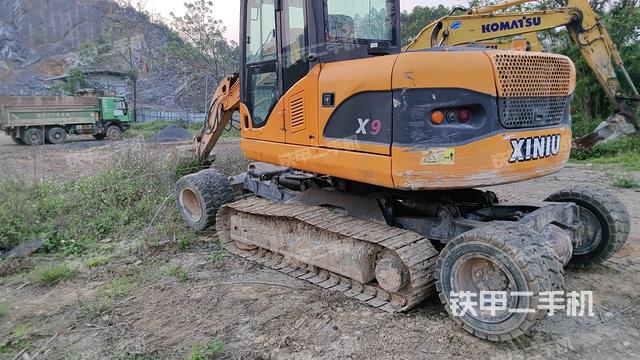 犀牛重工X9轮式履带挖掘机