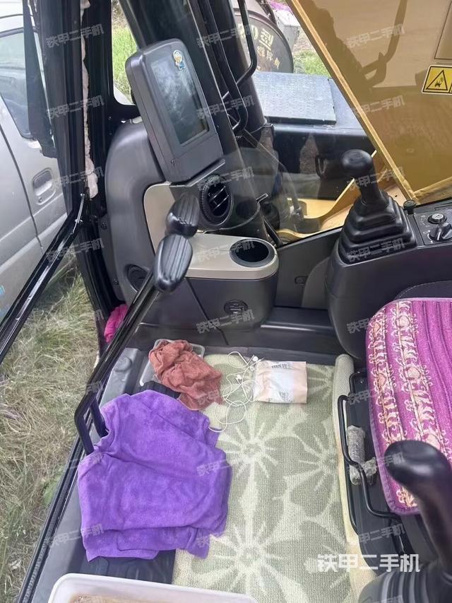 驾驶室整体（整机外观）