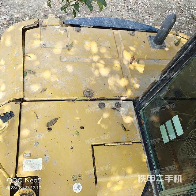 驾驶室顶部（整机外观）