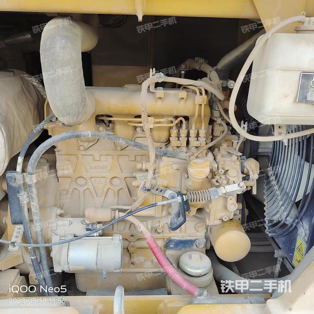 回转马达和主控阀（整机外观）