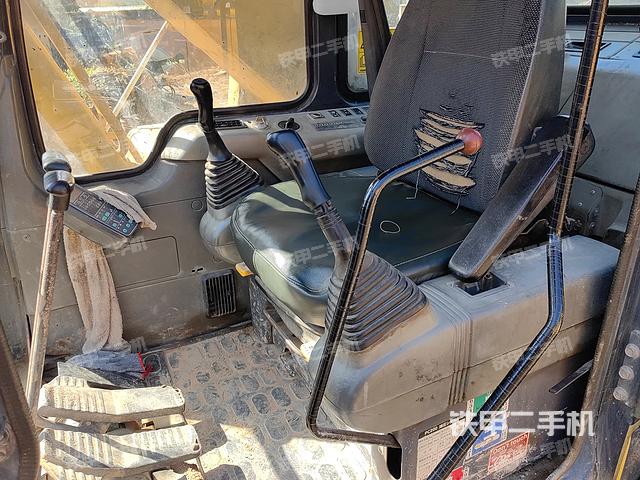 驾驶室整体（整机外观）