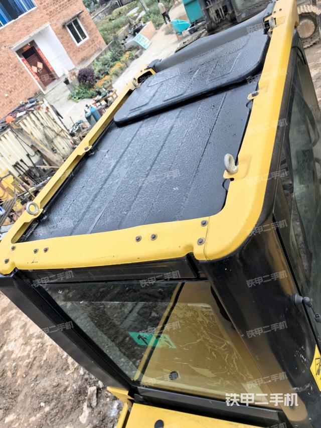 氣門室蓋螺絲特寫(上車部件) 氣門室蓋螺絲特寫(上車部件)