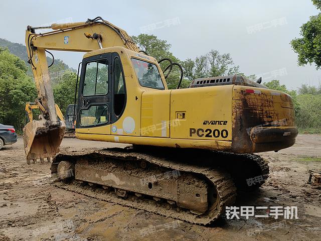 驾驶室顶部（整机外观）