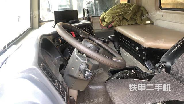 驾驶室操作台（设备外观及核心部件）