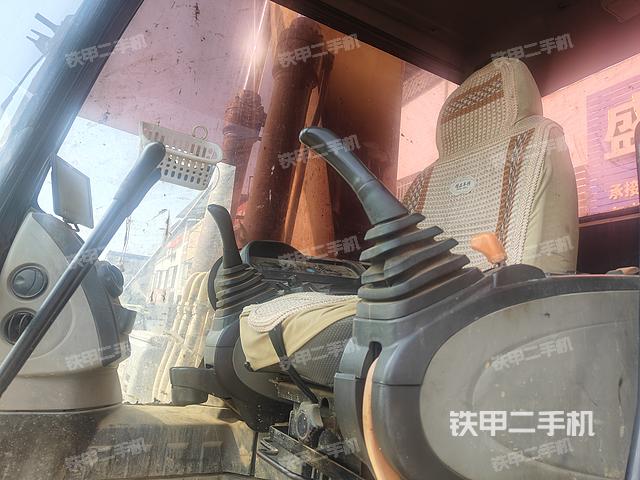 驾驶室整体（整机外观）