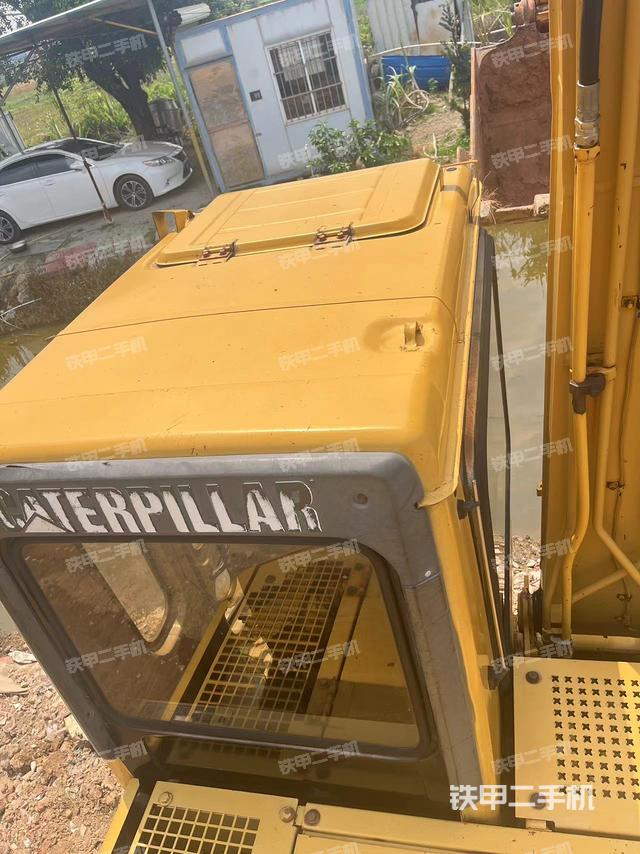 驾驶室顶部（整机外观）