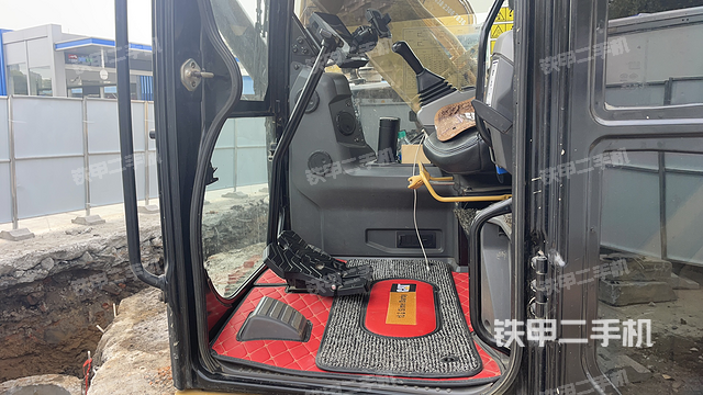 驾驶室整体（整机外观）