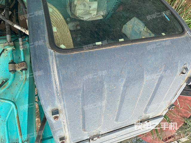 驾驶室顶部（整机外观）