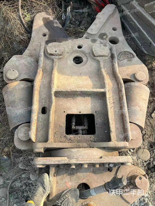 整机右后45°（设备外观及核心部件）